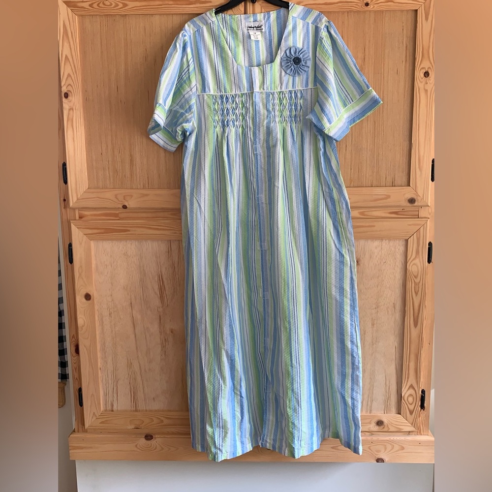 Anthony Richards vintage blue/green striped flower velcro shut robe size 1X